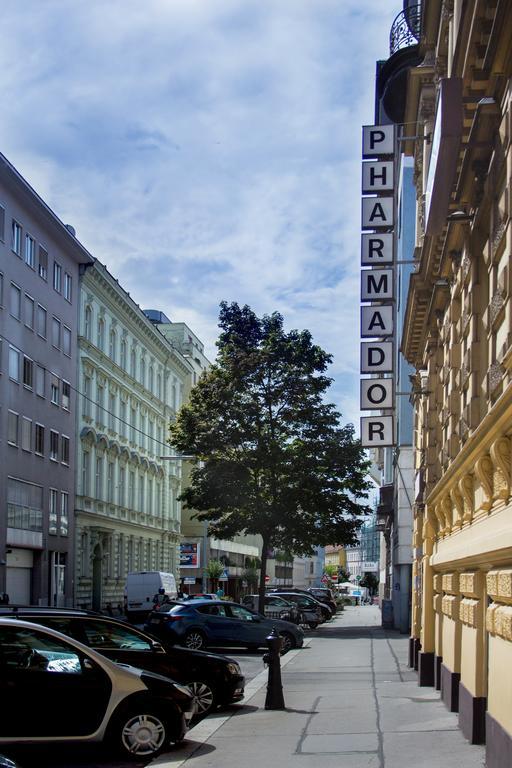 Pension Pharmador Wien Exteriör bild